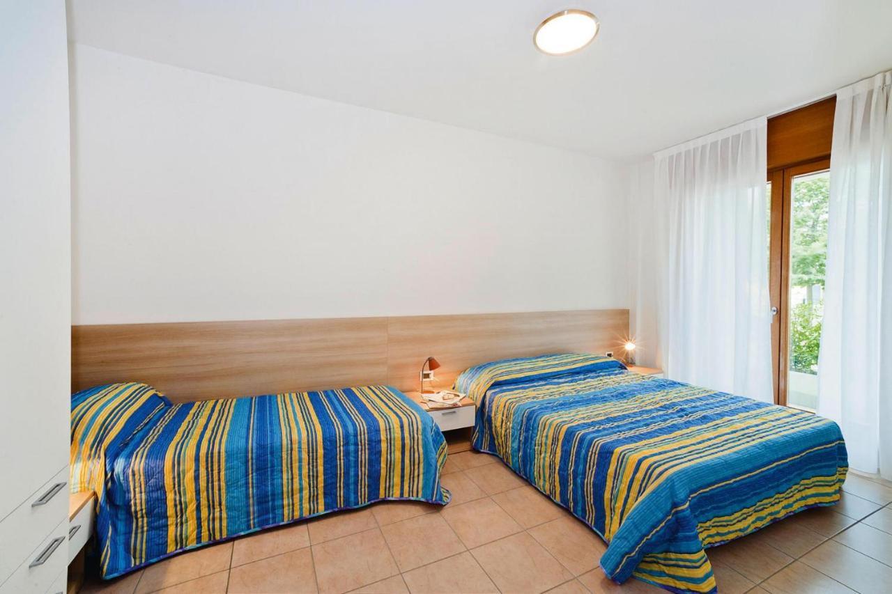 Apartment In Caorle With Heating エクステリア 写真