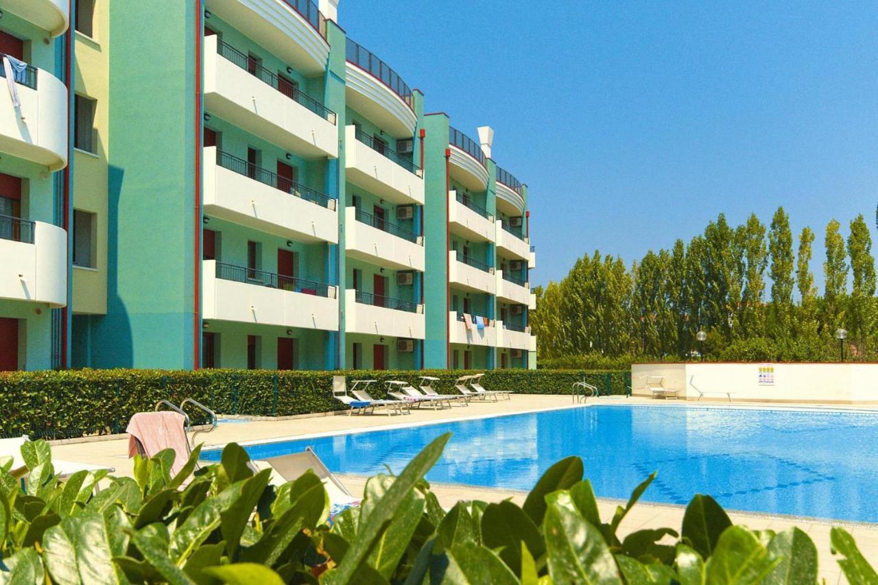 Apartment In Caorle With Heating エクステリア 写真
